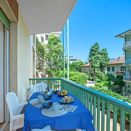 Strixia - 50m From With Balcony - Happy 아파트 *