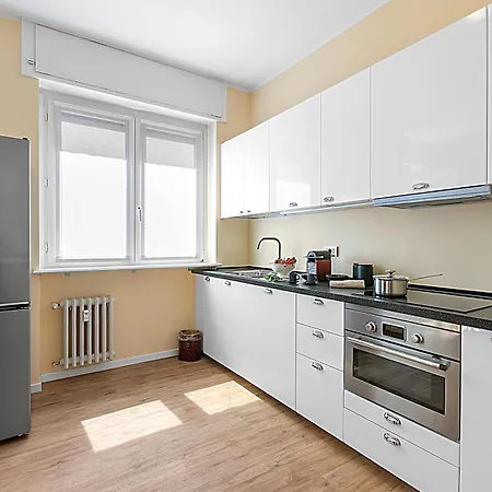 Strixia 50m From - Happy *